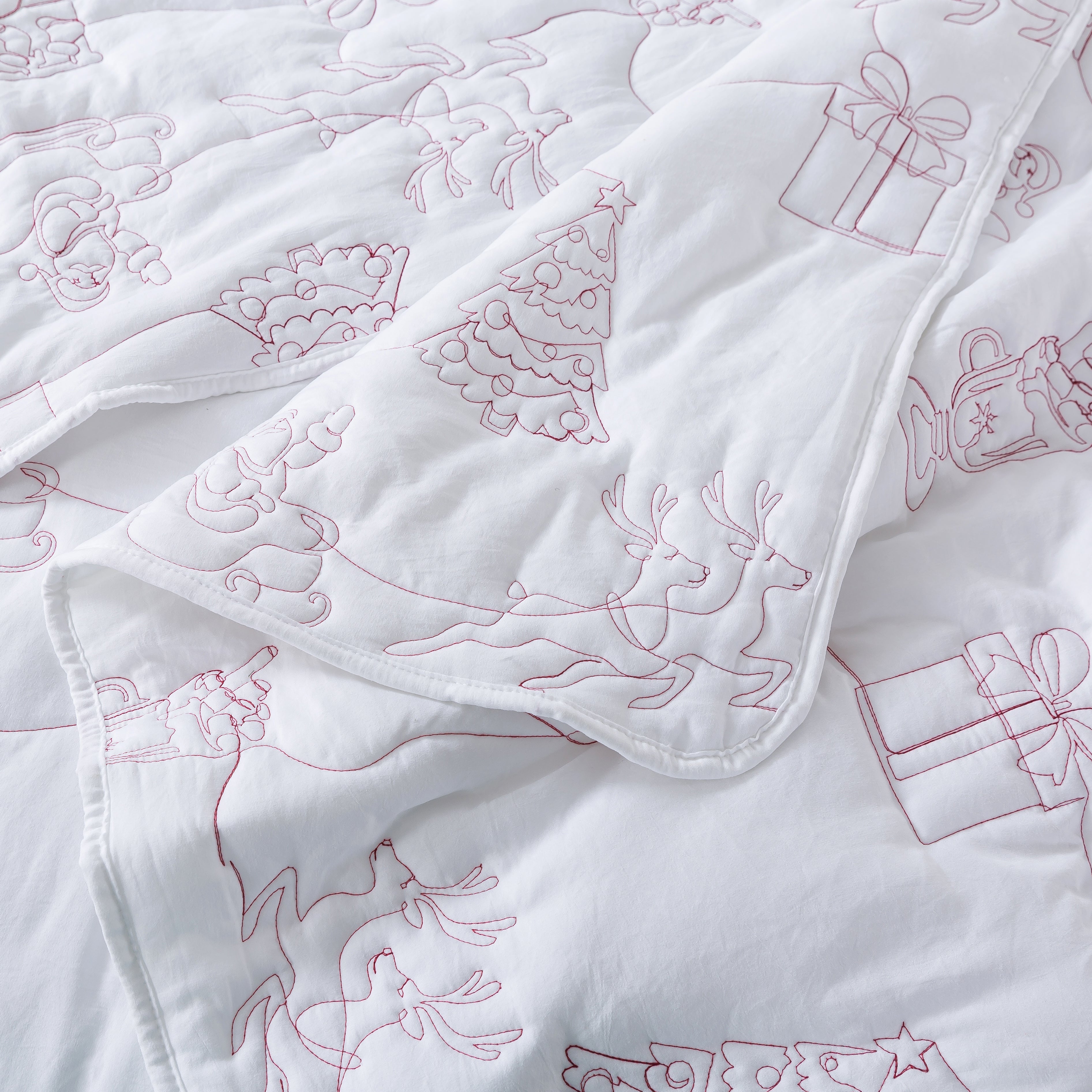 Santa Tree Brushed Microfiber Quilt Set – 3 Piece