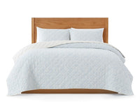 Cotton jacquard quilt set with a subtle textured array pattern
